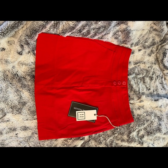 Red mini skirt from HAVE - Picture 2 of 5